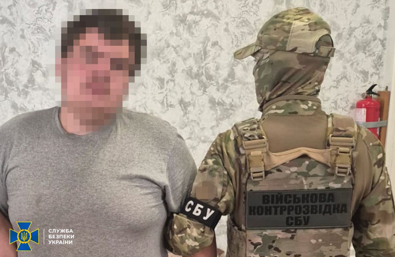 СБУ затримала військового, який коригував російські удари по АЗС на Полтавщині
