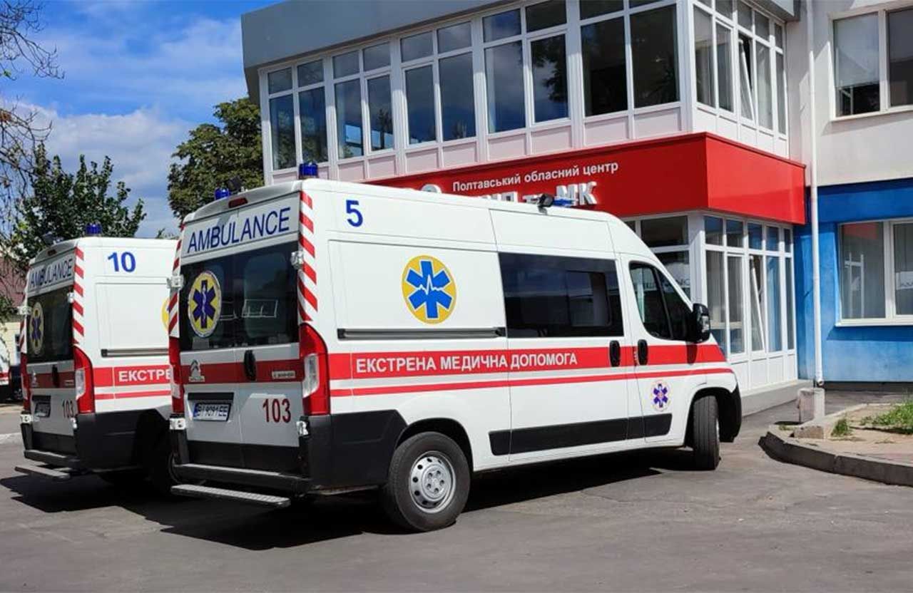 Керівництво полтавської швидкої підозрюють у нарахуванні собі премій за рахунок зарплат рядових лікарів
