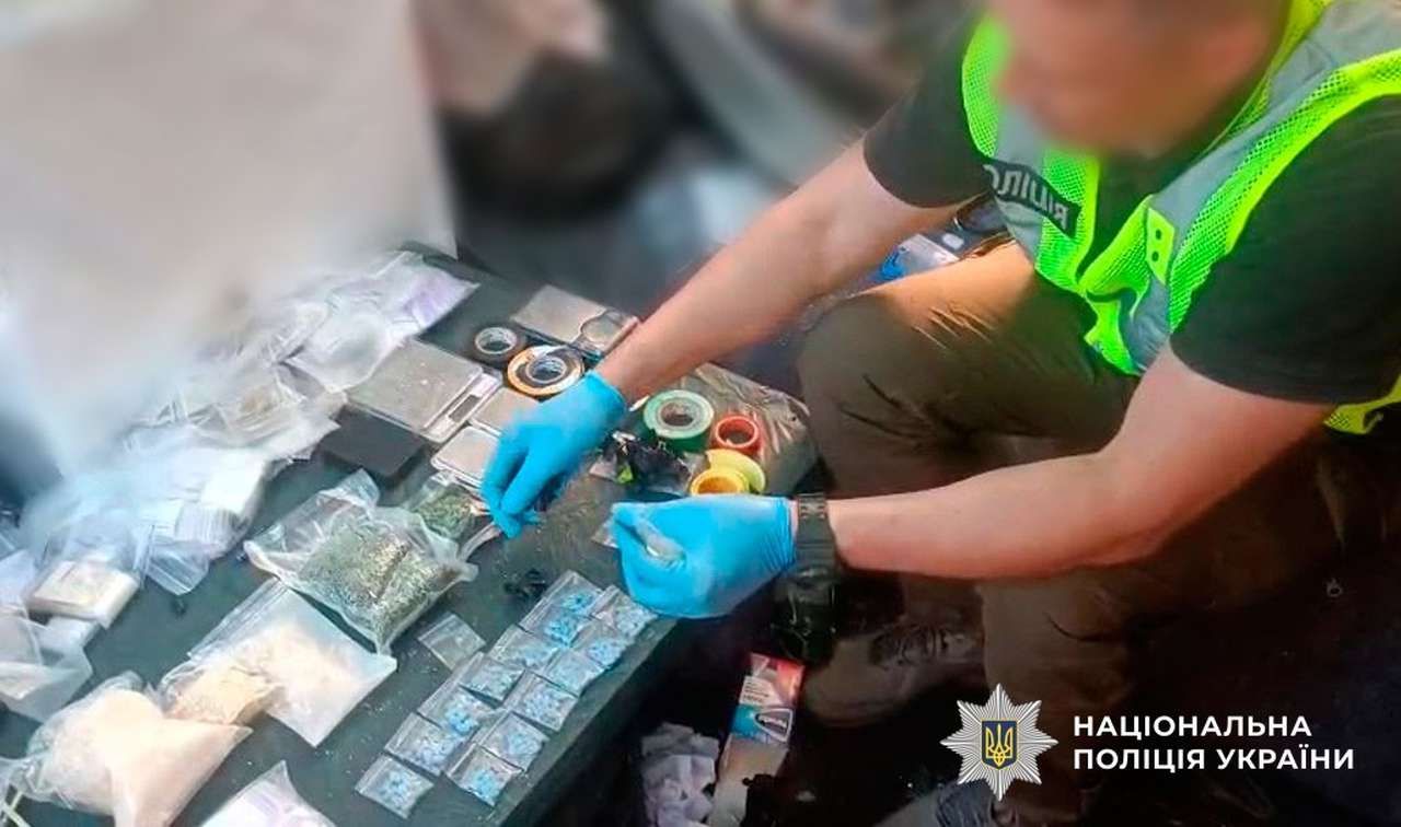 18 кг наркотиків, нарколабораторія та шість складів: поліція підбила підсумки масштабної спецоперації «Рубікон» на Полтавщині