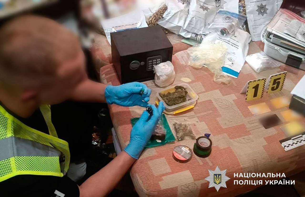 18 кг наркотиків, нарколабораторія та шість складів: поліція підбила підсумки масштабної спецоперації «Рубікон» на Полтавщині