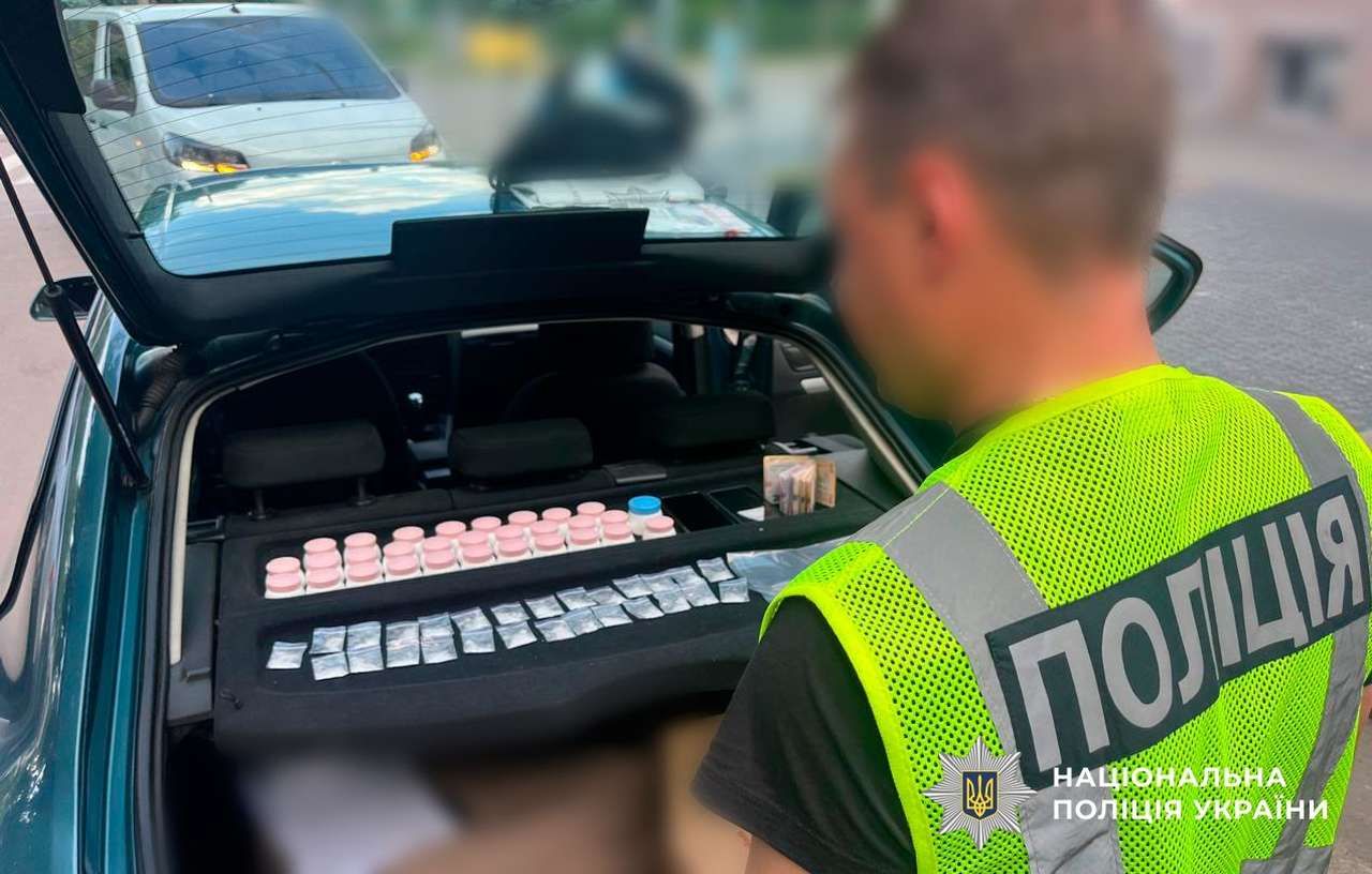 18 кг наркотиків, нарколабораторія та шість складів: поліція підбила підсумки масштабної спецоперації «Рубікон» на Полтавщині