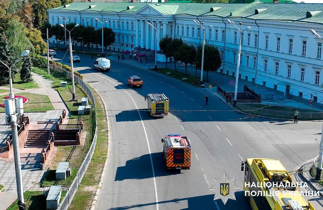 Кортеж спецтехніки навколо Корпусного парку: у центрі Полтави вшанували пам’ять загиблих захисників