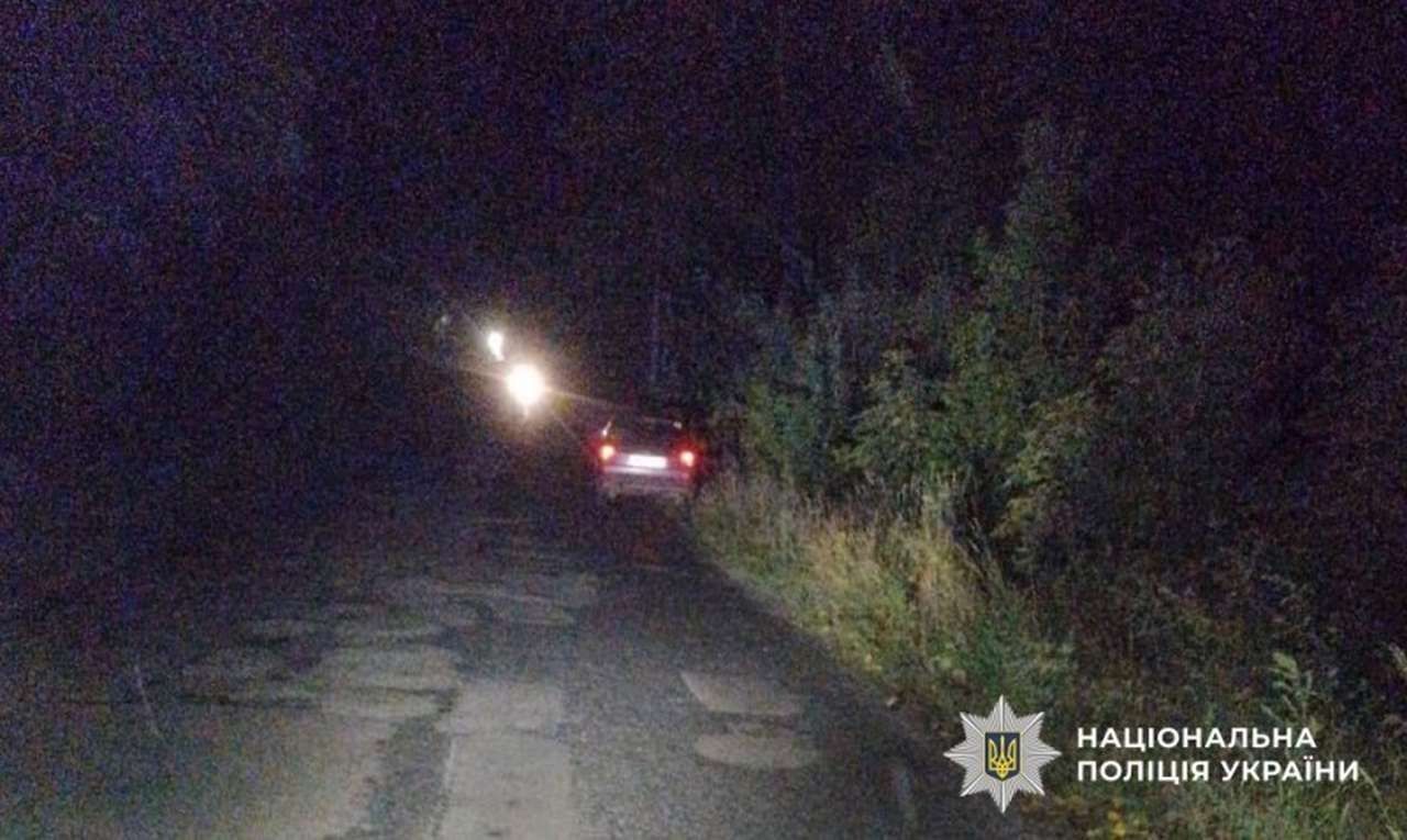 На Лубенщині за вечір сталися дві ДТП з пішоходами: один чоловік загинув, юнак опинився у лікарні