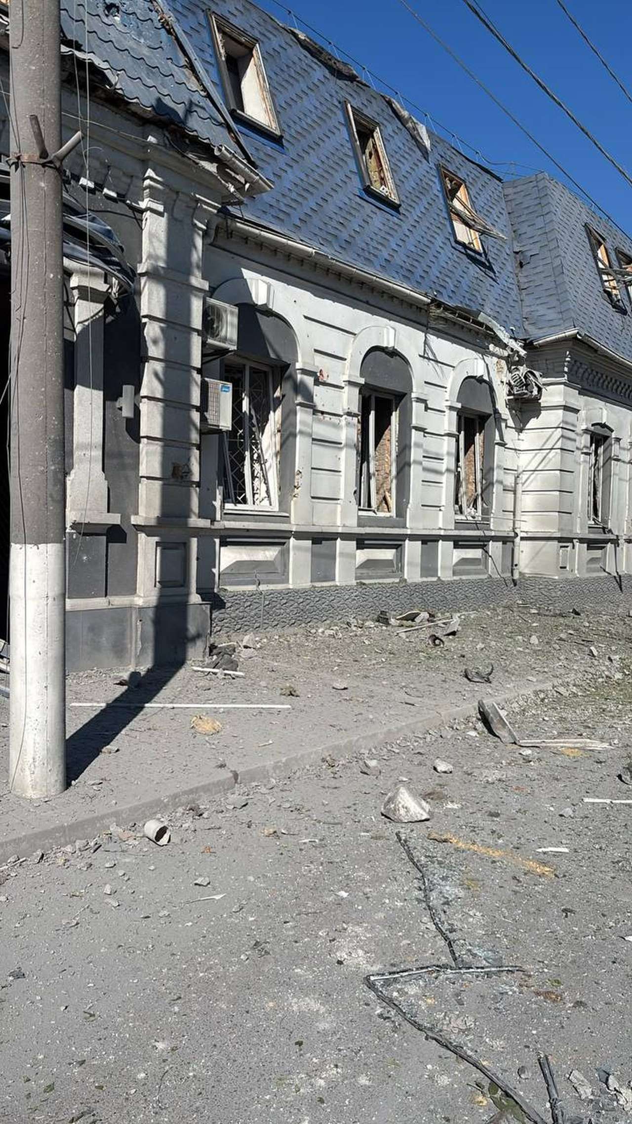 Ворог завдав удару по підприємству в Кременчуцькому районі: двоє людей отримали травми