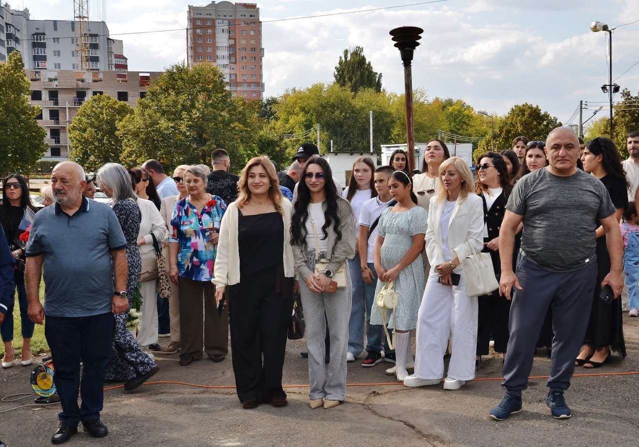 На території майбутнього храму в Полтаві освятили Хачкар з нагоди Дня Незалежності Вірменії