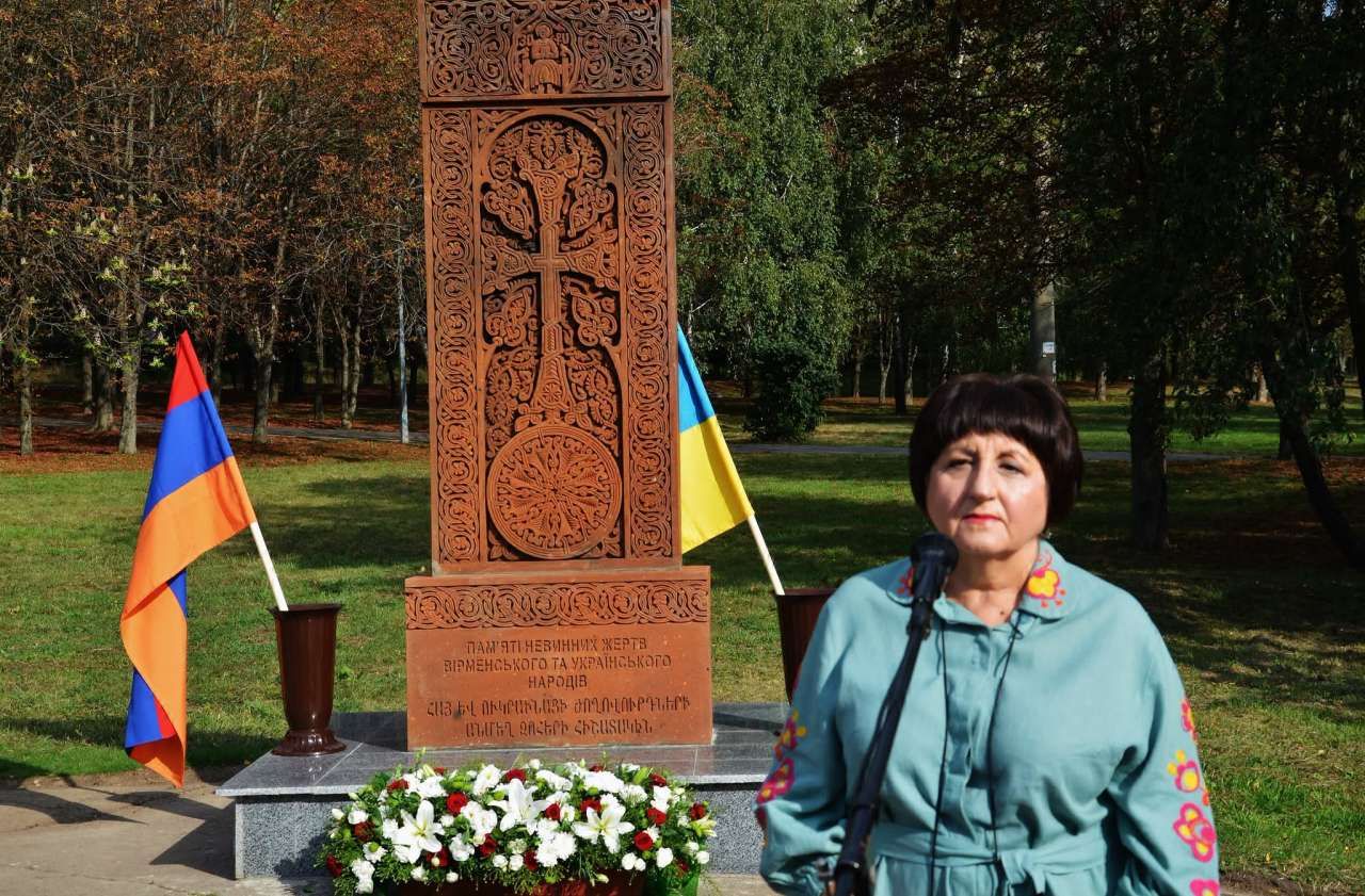 На території майбутнього храму в Полтаві освятили Хачкар з нагоди Дня Незалежності Вірменії