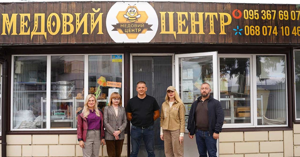 Підтримка ветеранського бізнесу та соціальні проєкти для молоді в Полтаві та Хмельницькому