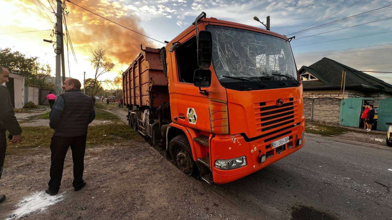 Кременчук атакували балістикою та крилатими ракетами: пошкоджені будинки та підприємство