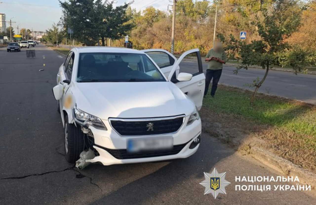 Збили на пішохідному переході: у Полтаві автомобіль Peugeot наїхав на підлітка