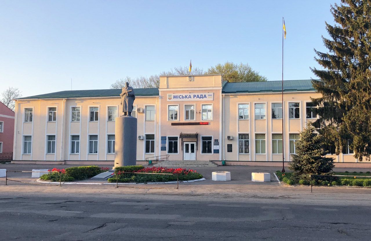 Депутати Карлівської міськради заявляють про спробу узурпації влади через онлайн-засідання без кворуму та підміну обранців