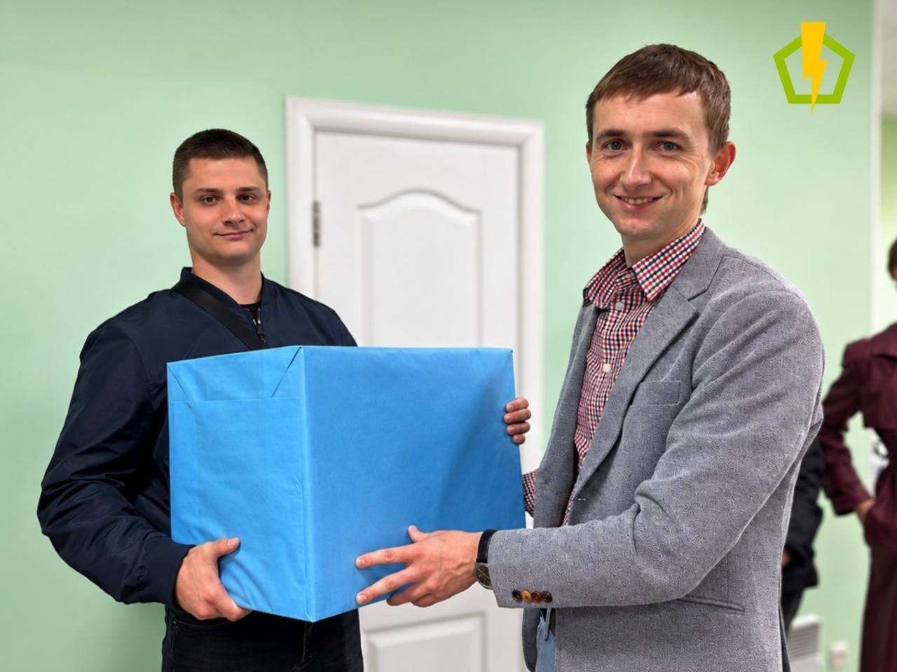 ТОВ «Полтаваенергозбут» визначило 100 переможців розіграшу портативних зарядних станцій