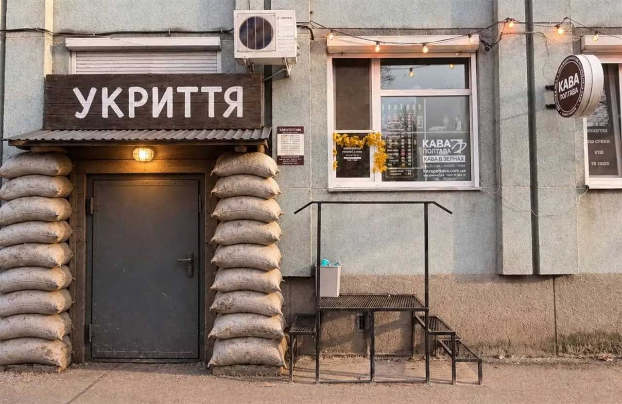 Згенероваше штучним інтелектом укриття в кав'ярні Kavapoltava | Фото: @vladkavapoltava